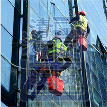 **與效益，打造專業(yè)高空清洗團(tuán)隊(duì)
