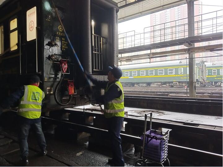 火車清洗現(xiàn)場(chǎng)實(shí)拍